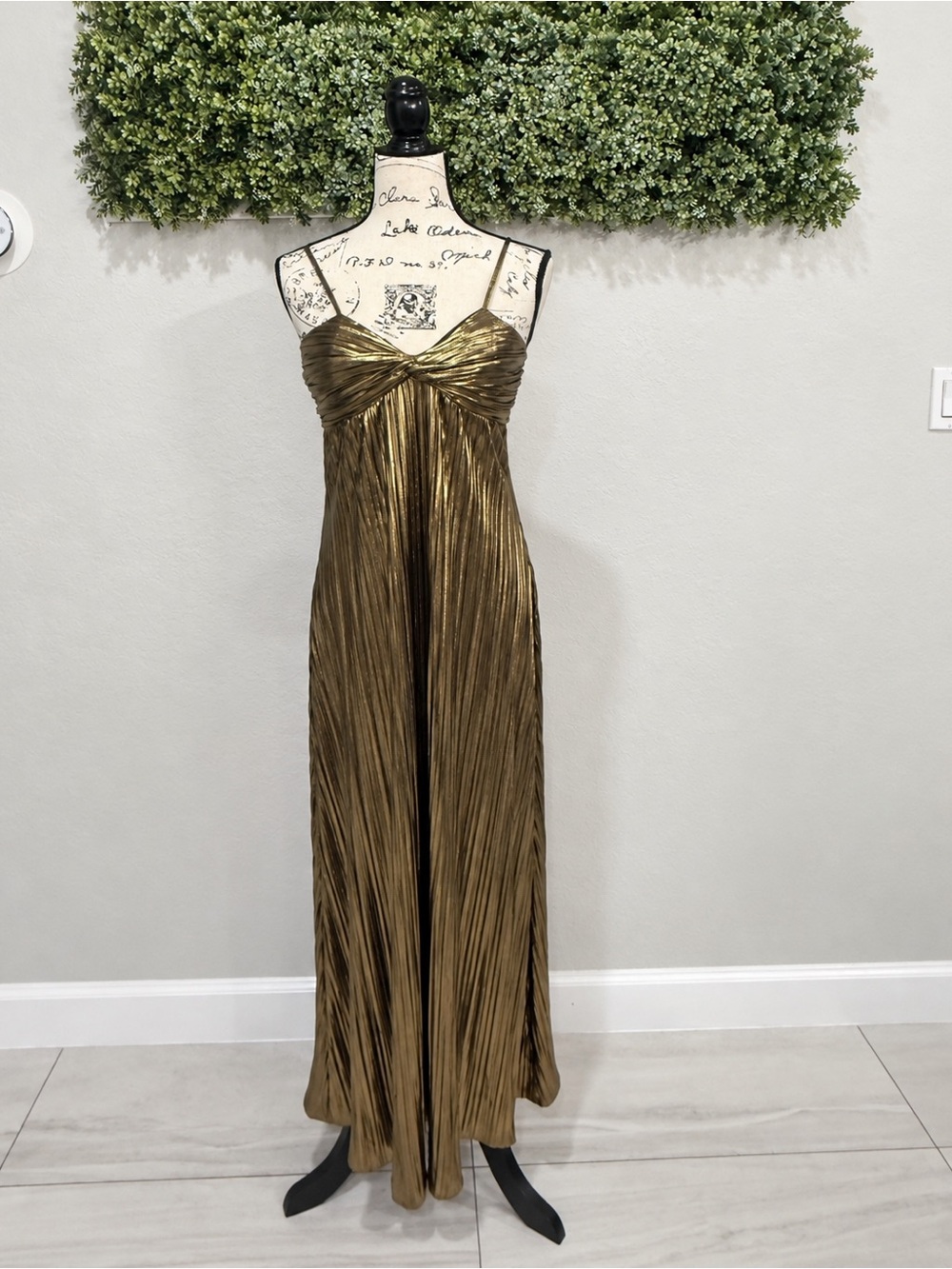 Thirty Thirty Metallic Gold Pleated Maxi Dress Size M Formal